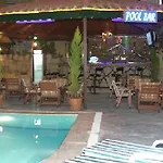 Elit Garden Apart Side