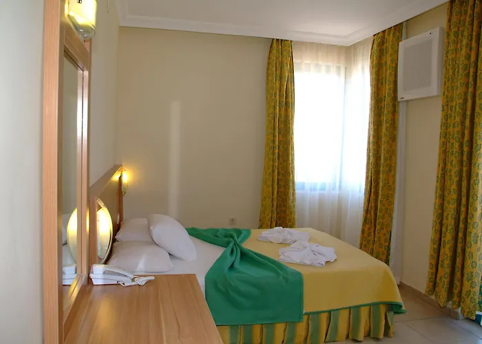 Elit Garden Apart 3*